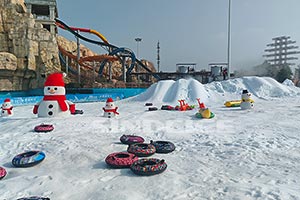 南昌冰雪主題公園，6套高溫造雪機